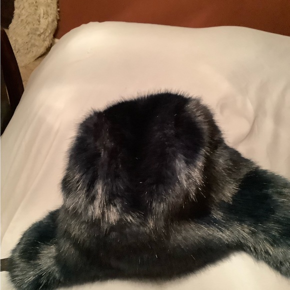 Fabulous Furs Women's Blue Faux Fur Trapper Hat - Picture 13 of 13